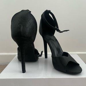 Black strappy heel sandal